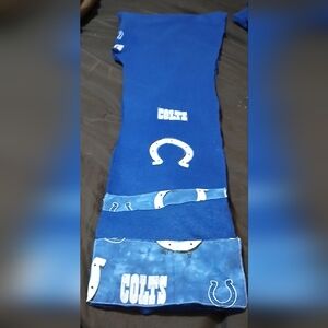 NWT Unisex Handcrafted Fleece Indianapolis Colts Hooded Scarf.